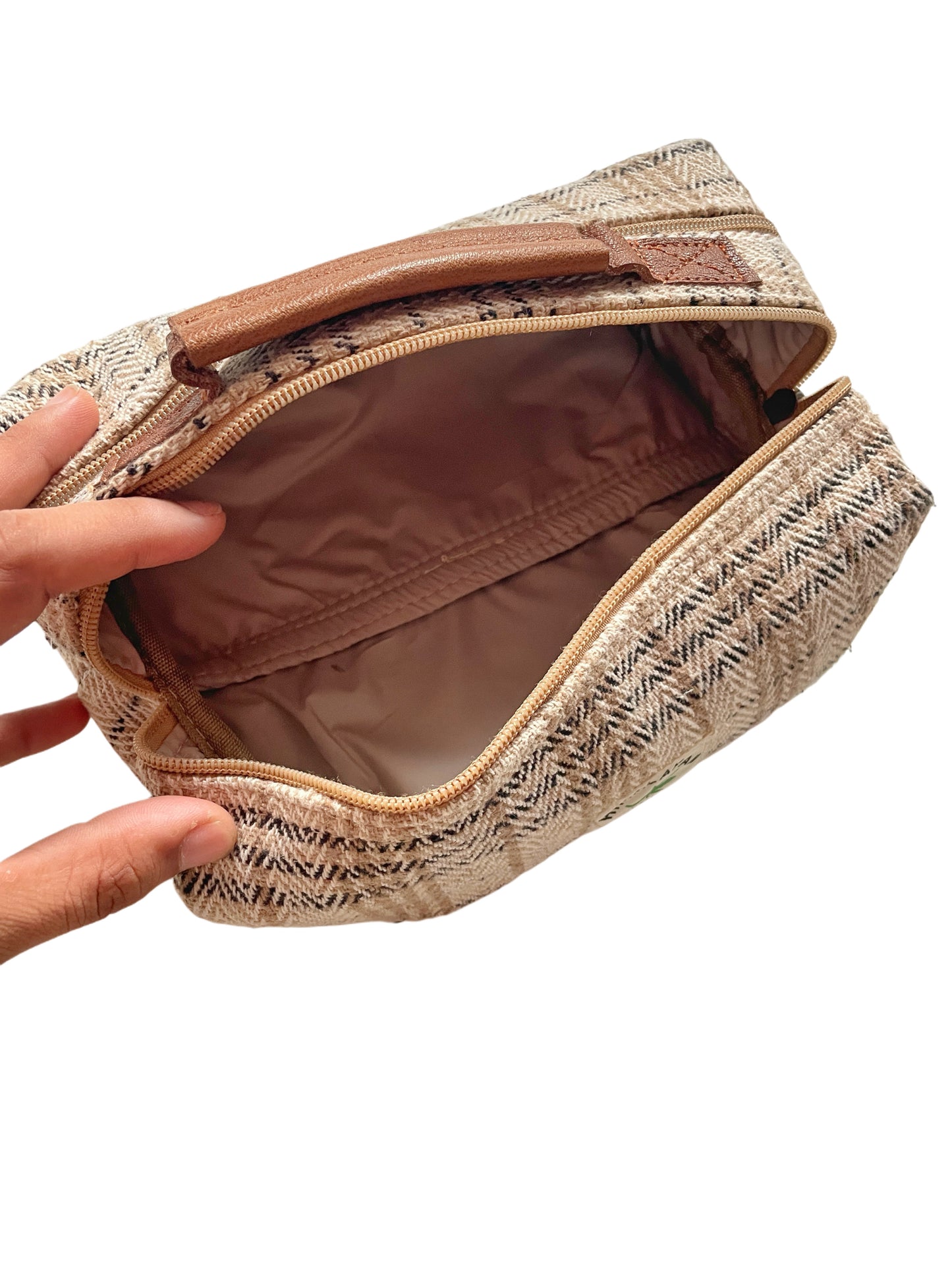 Makeup pouch