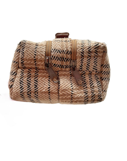 Makeup pouch
